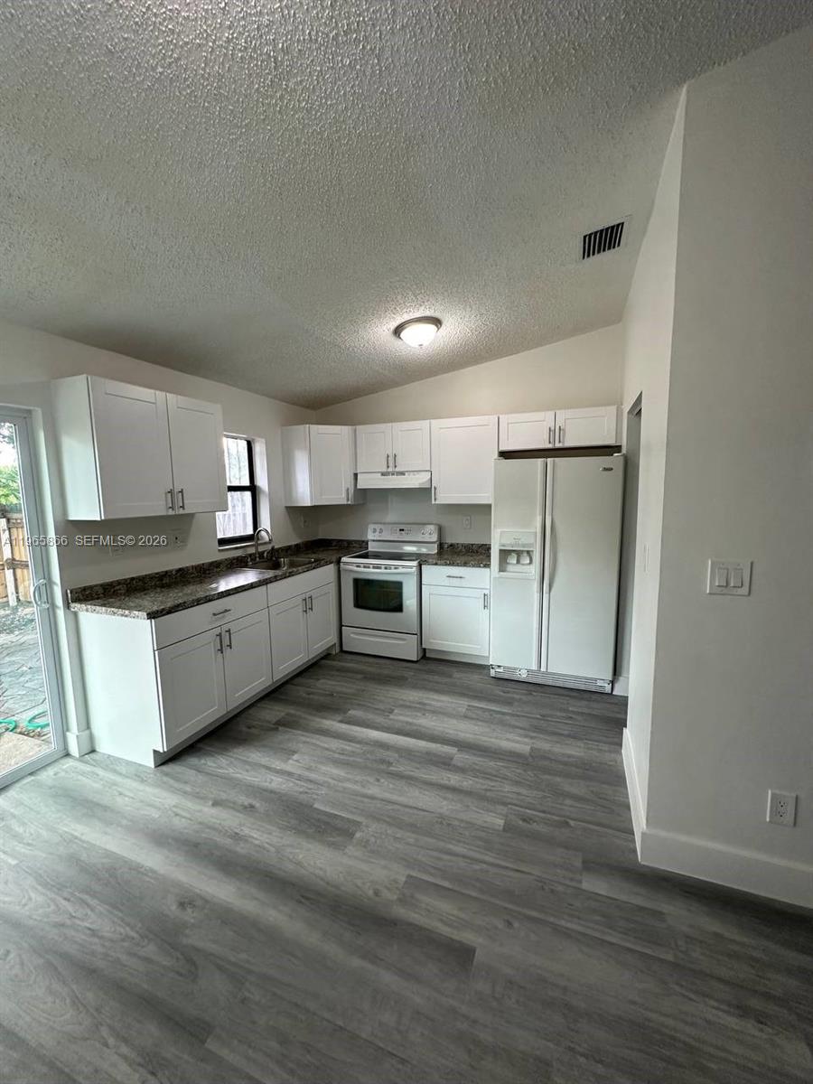 WATERSIDE TOWNHOMES SEC 2 - Residential