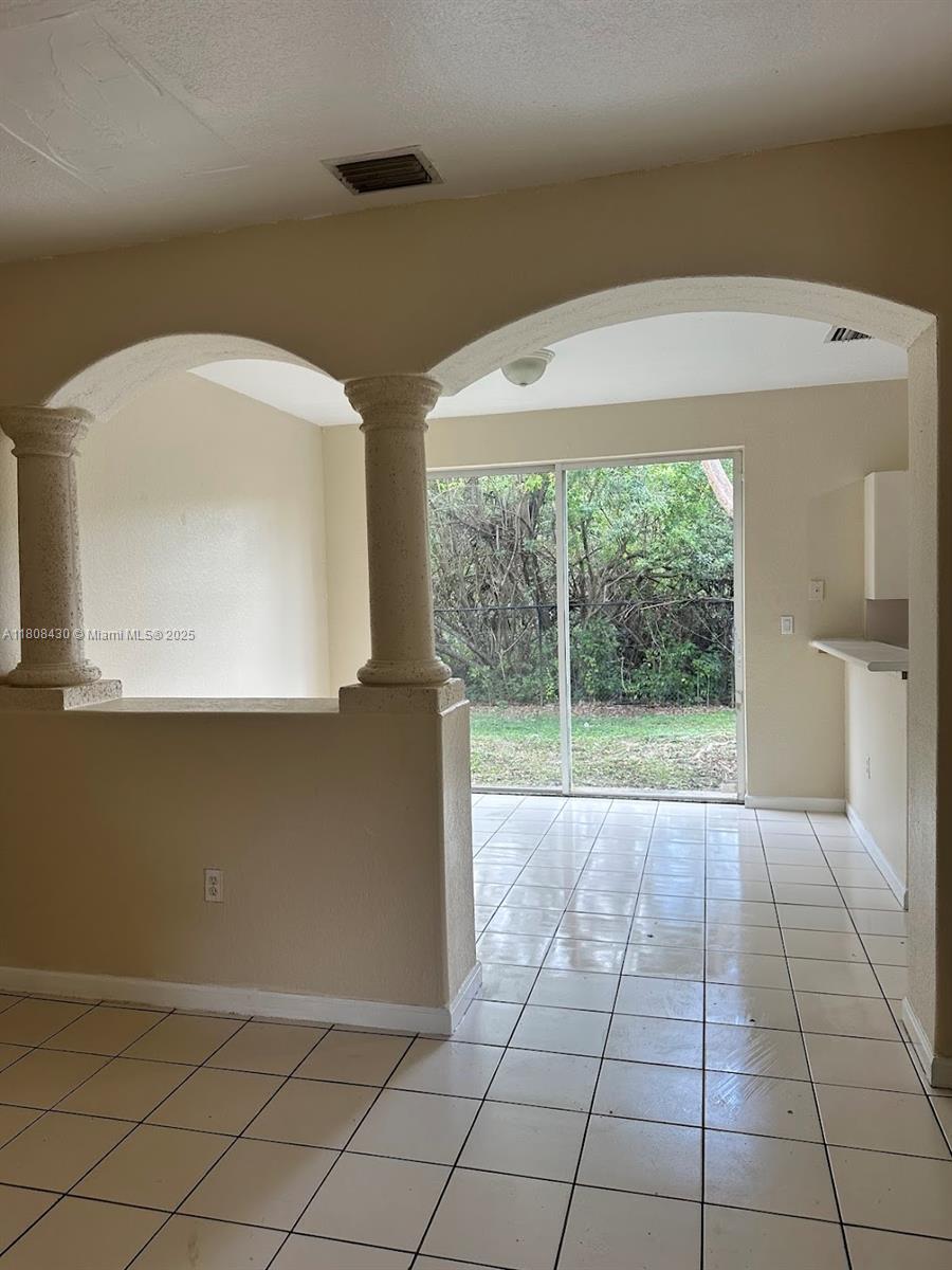 1527 Se 24th Ct 234, Homestead, Miami-Dade County, Florida - 3 Bedrooms  
3 Bathrooms - 