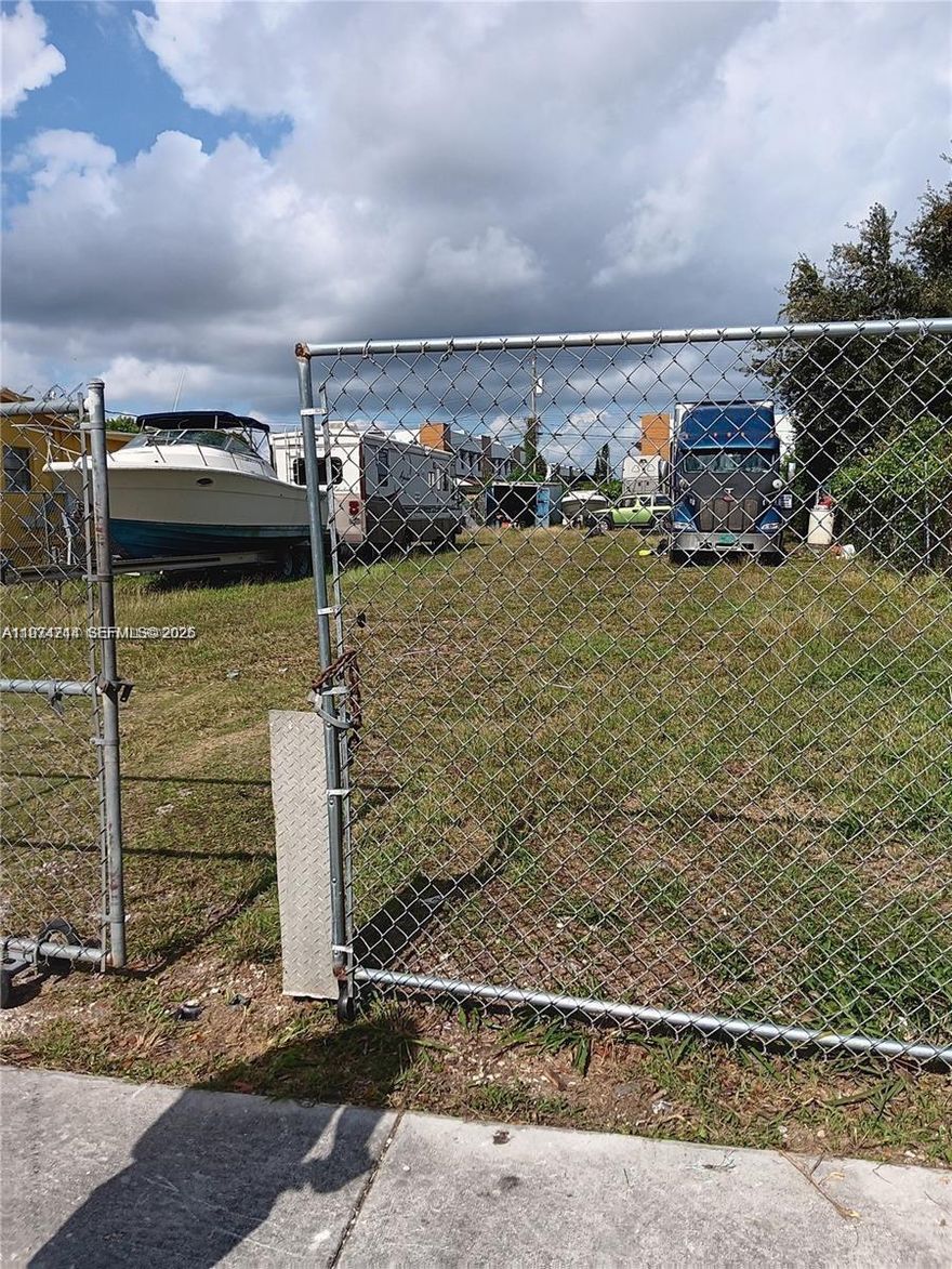 Great Development Opportunity of a Multifamily Land Lot. Ready Access to all Utilities. Land is Refilled. Ready to Build. This Land  Lot is in the middle of a very desirable and accessible Urban Area. Minutes to the Expressway.