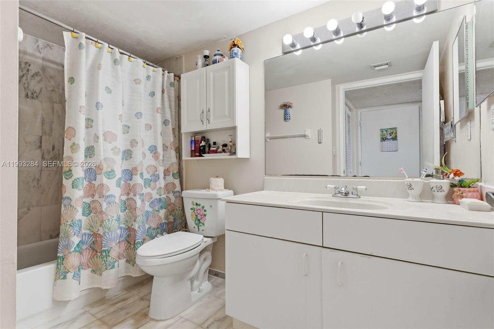 WEST BAY PLAZA CONDO - Residential