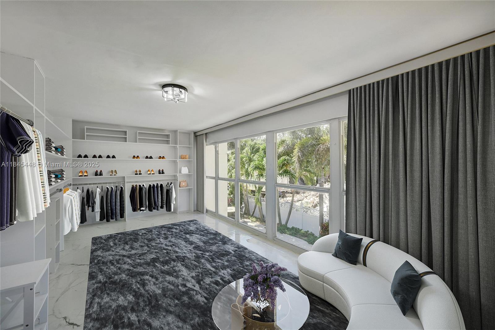 WHITE COLUMNS CONDO - Residential