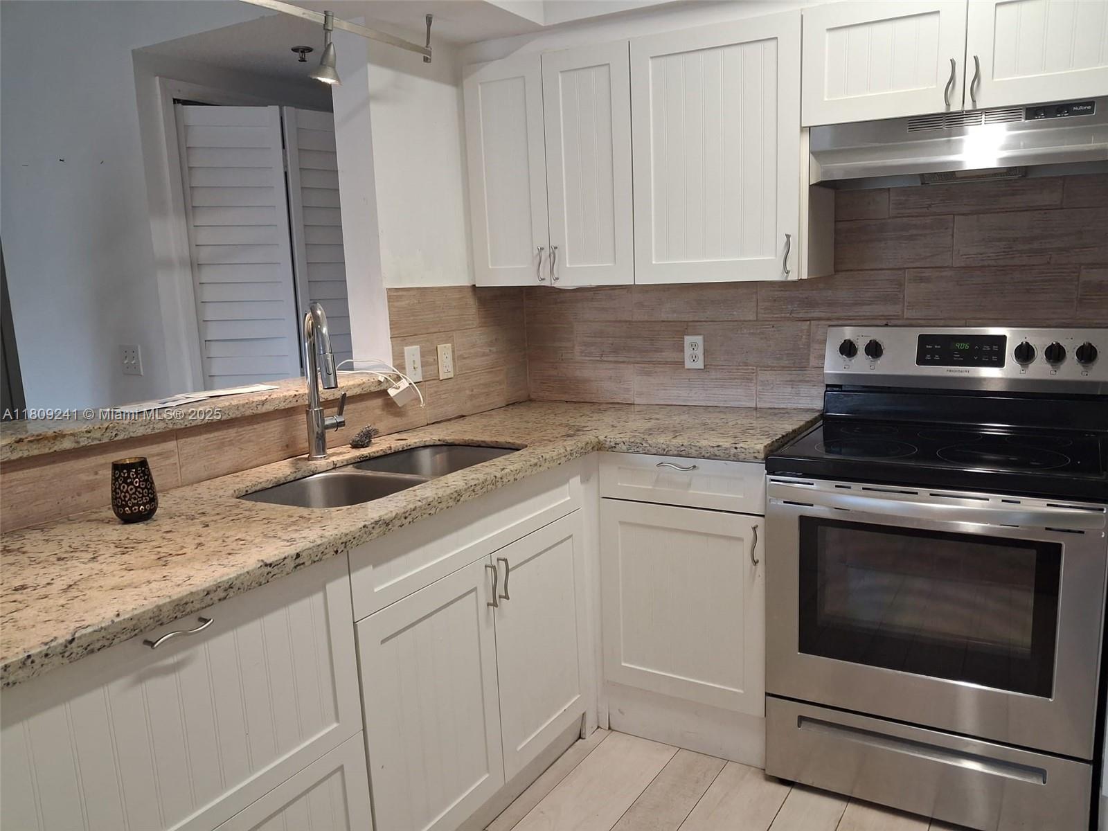 9340 Fontainebleau Blvd W314