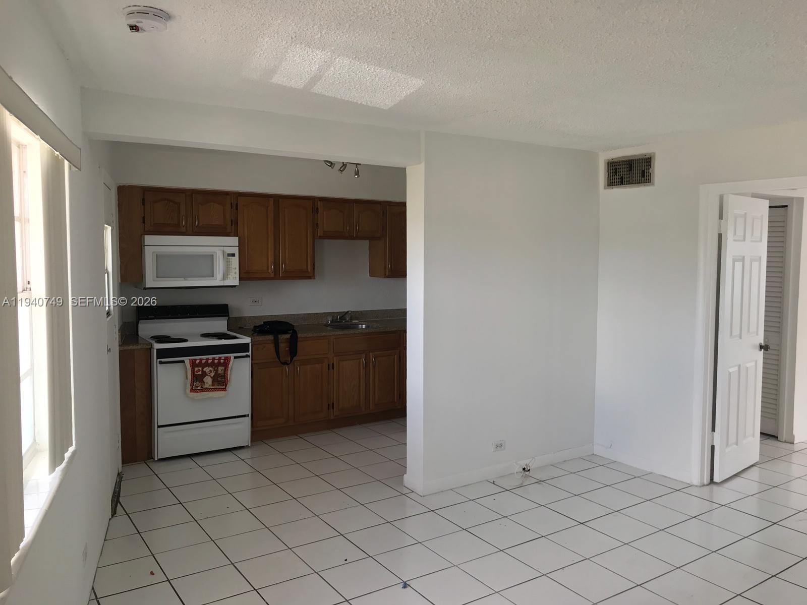 1610 RIVER PLACE CONDO - Residential Lease