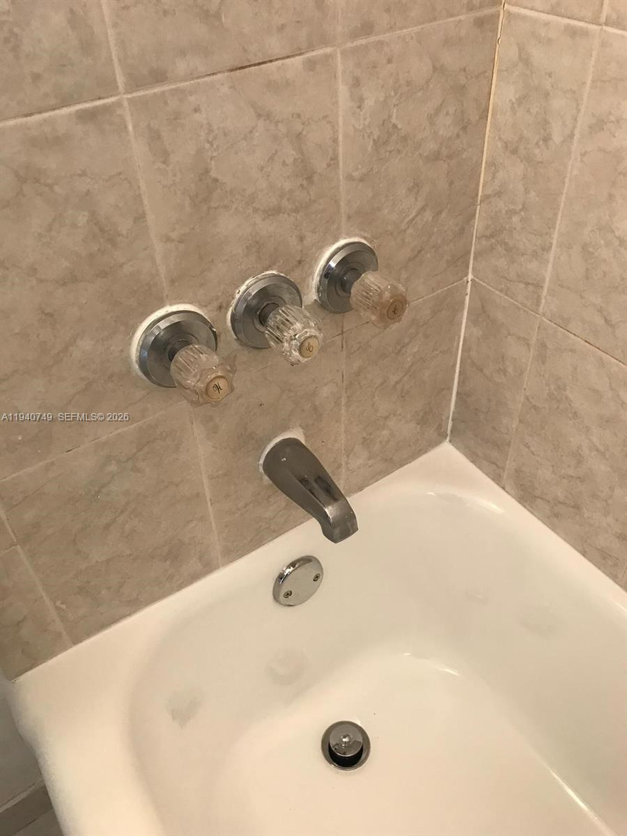 1610 RIVER PLACE CONDO - Residential Lease