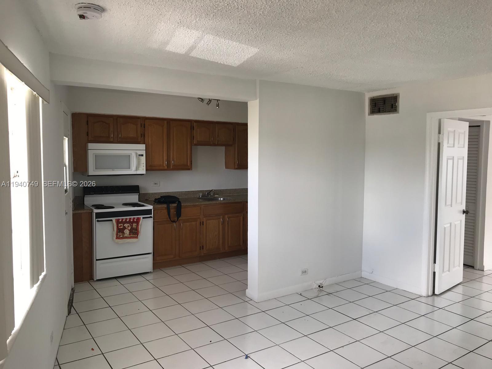 1610 RIVER PLACE CONDO - Residential Lease