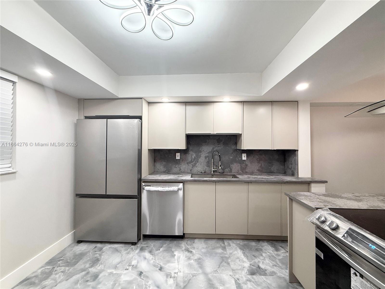 LAKES OF CARRIAGE HILLS - Residential