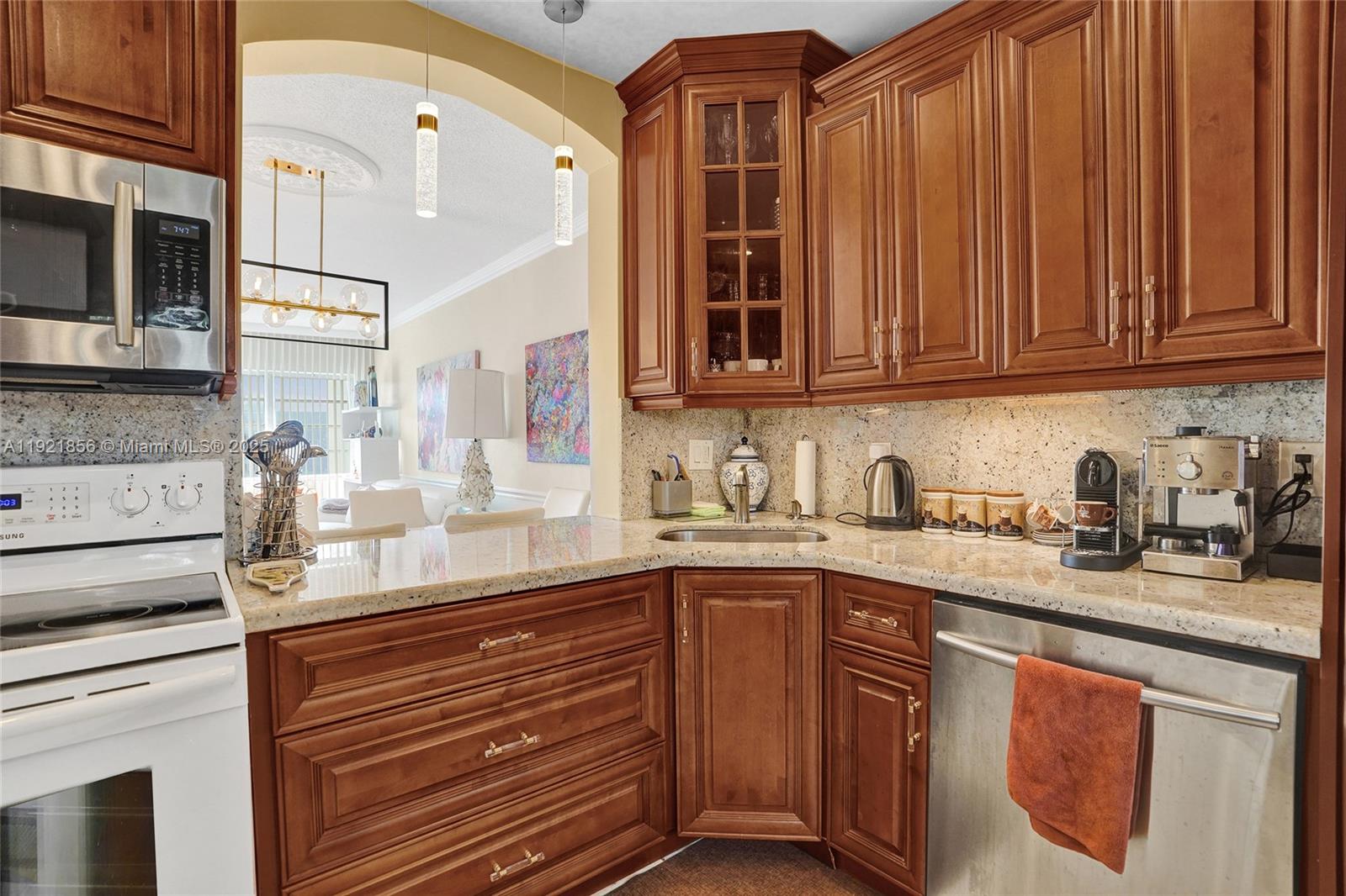 THIRD GULFSTREAM GARDEN - Residential Lease