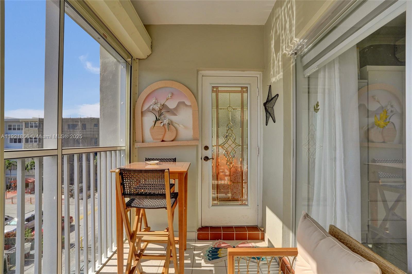 THIRD GULFSTREAM GARDEN - Residential Lease