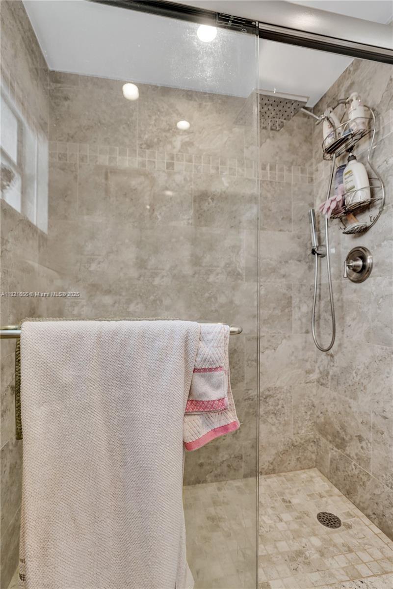 THIRD GULFSTREAM GARDEN - Residential Lease