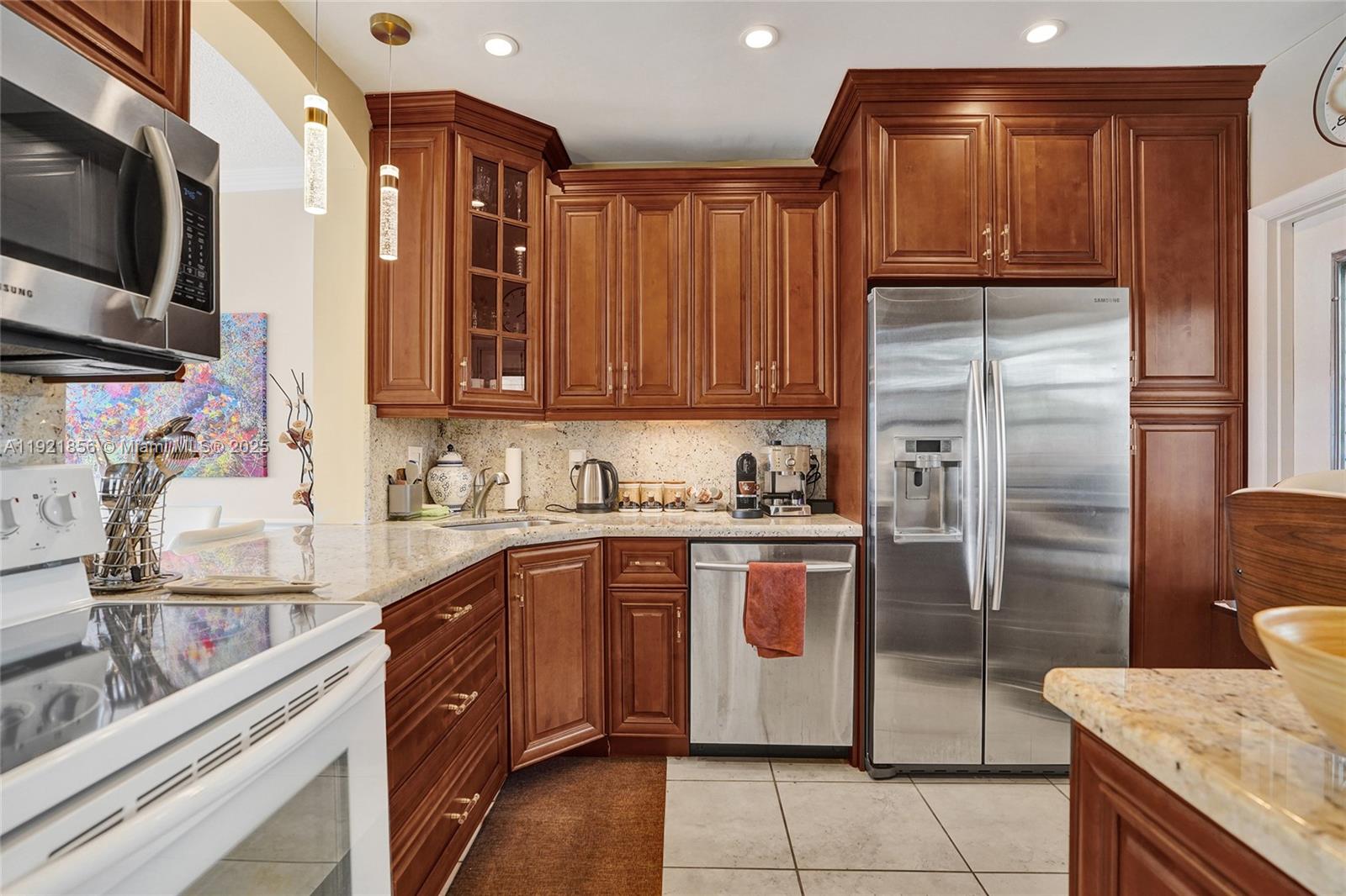 THIRD GULFSTREAM GARDEN - Residential Lease