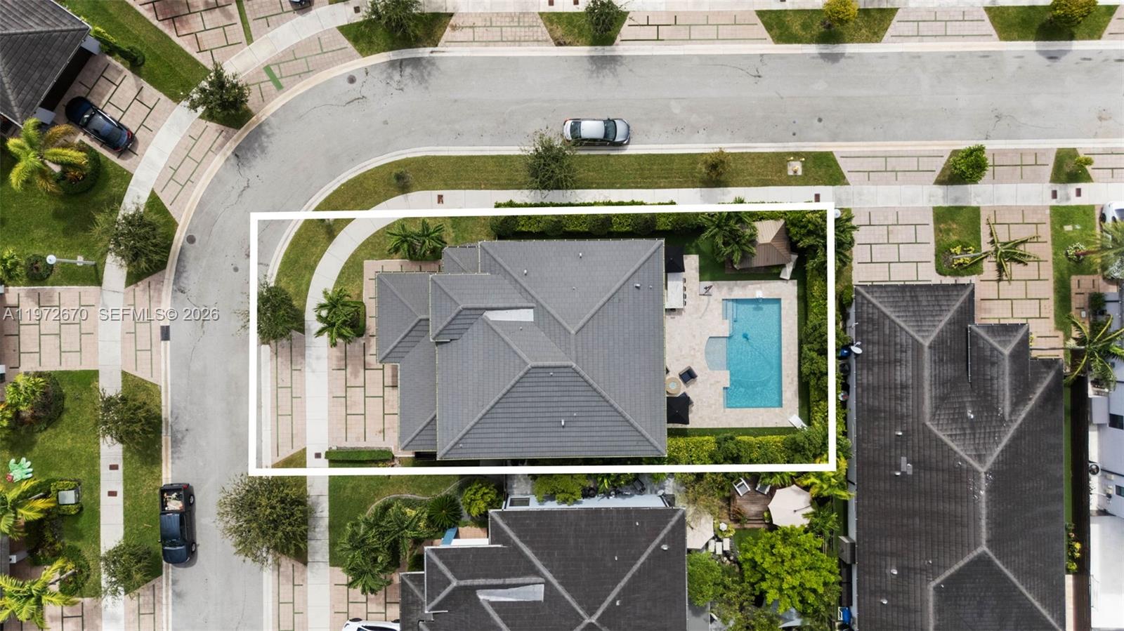 DUNNWOODY LAKE - Residential