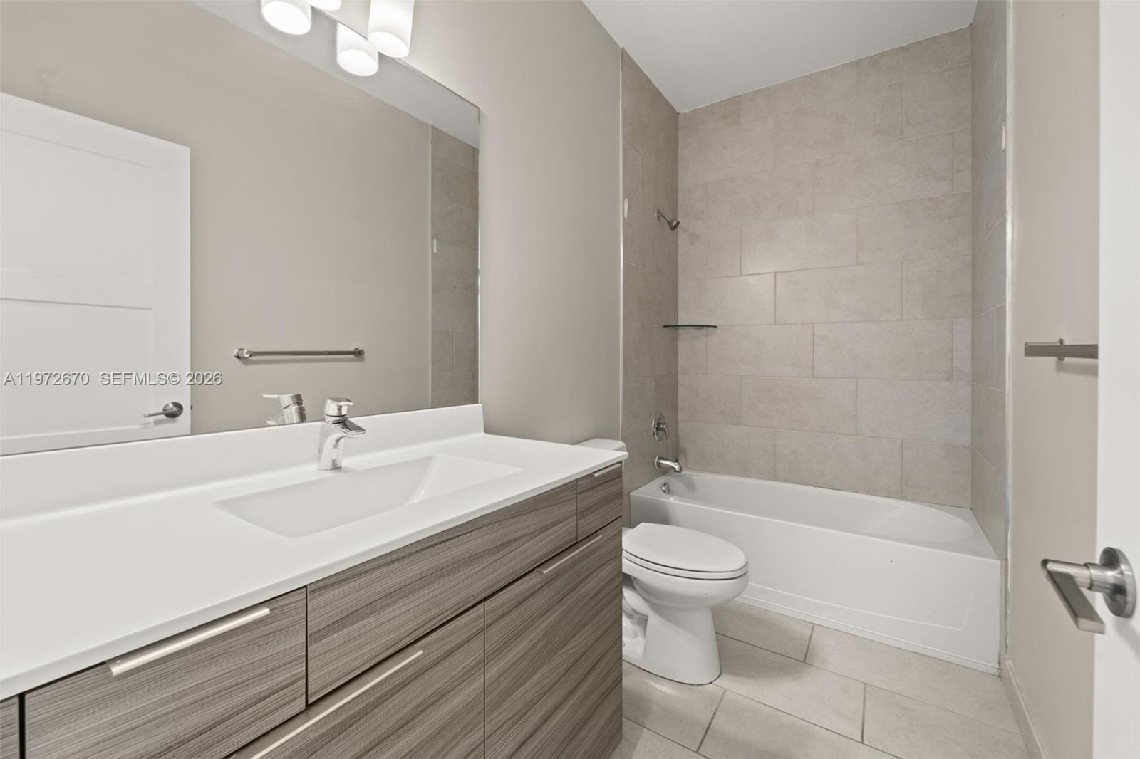 DUNNWOODY LAKE - Residential