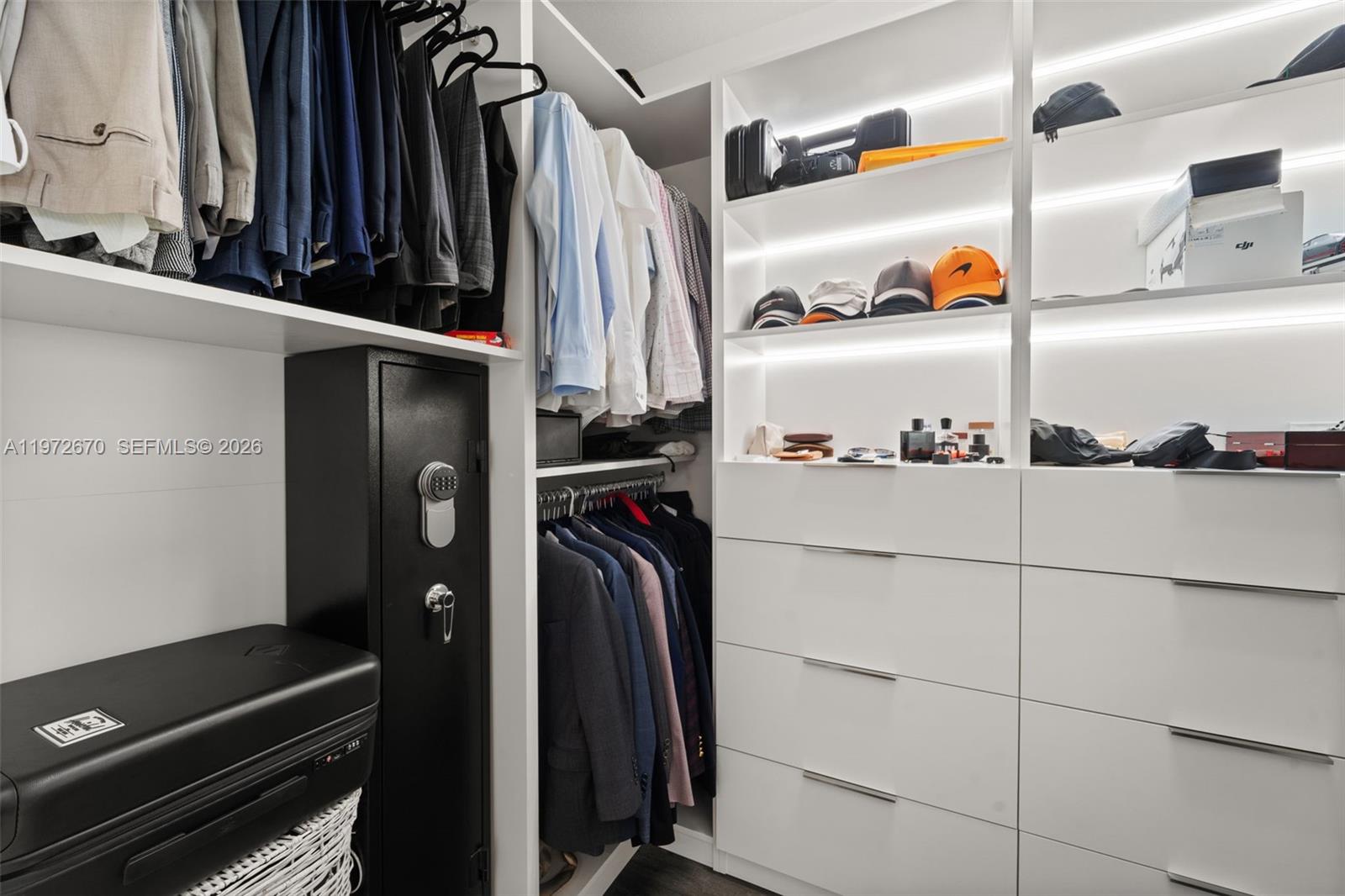 DUNNWOODY LAKE - Residential