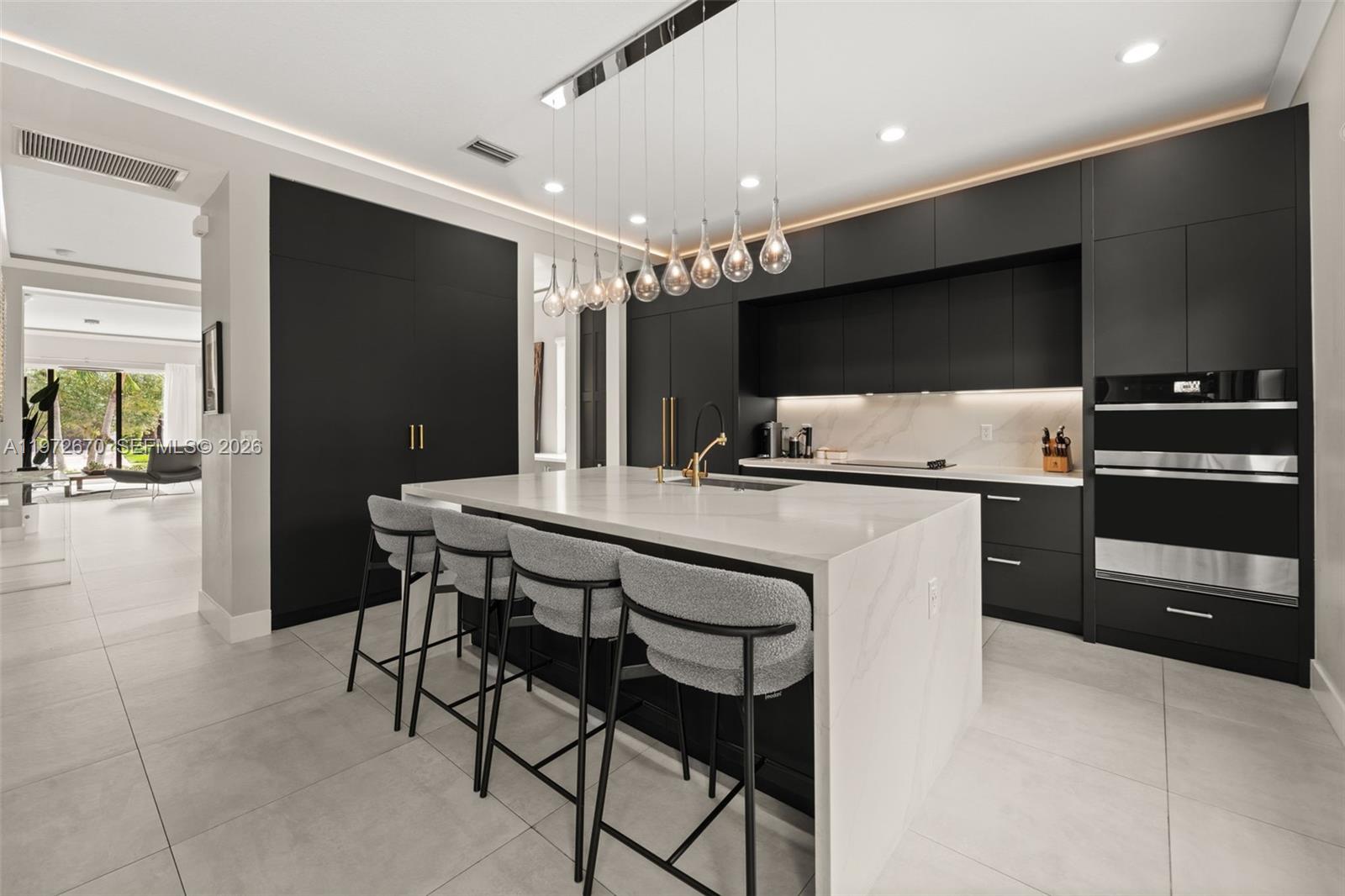 DUNNWOODY LAKE - Residential