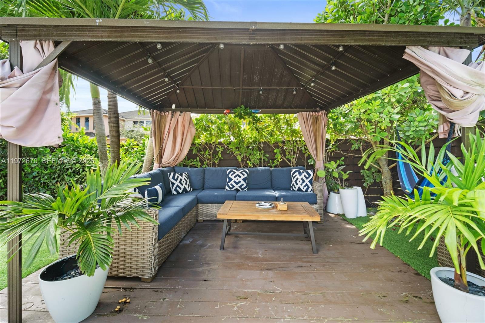 DUNNWOODY LAKE - Residential