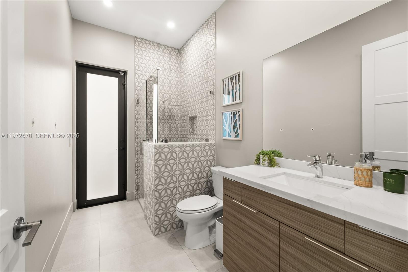 DUNNWOODY LAKE - Residential