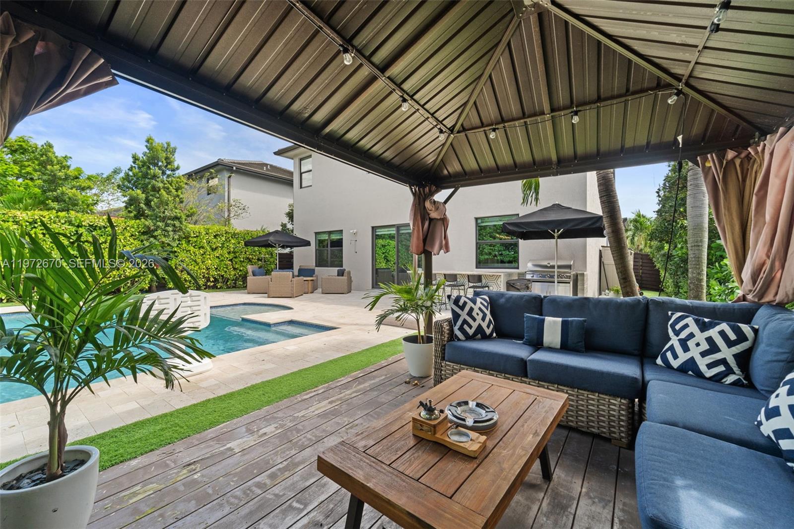 DUNNWOODY LAKE - Residential