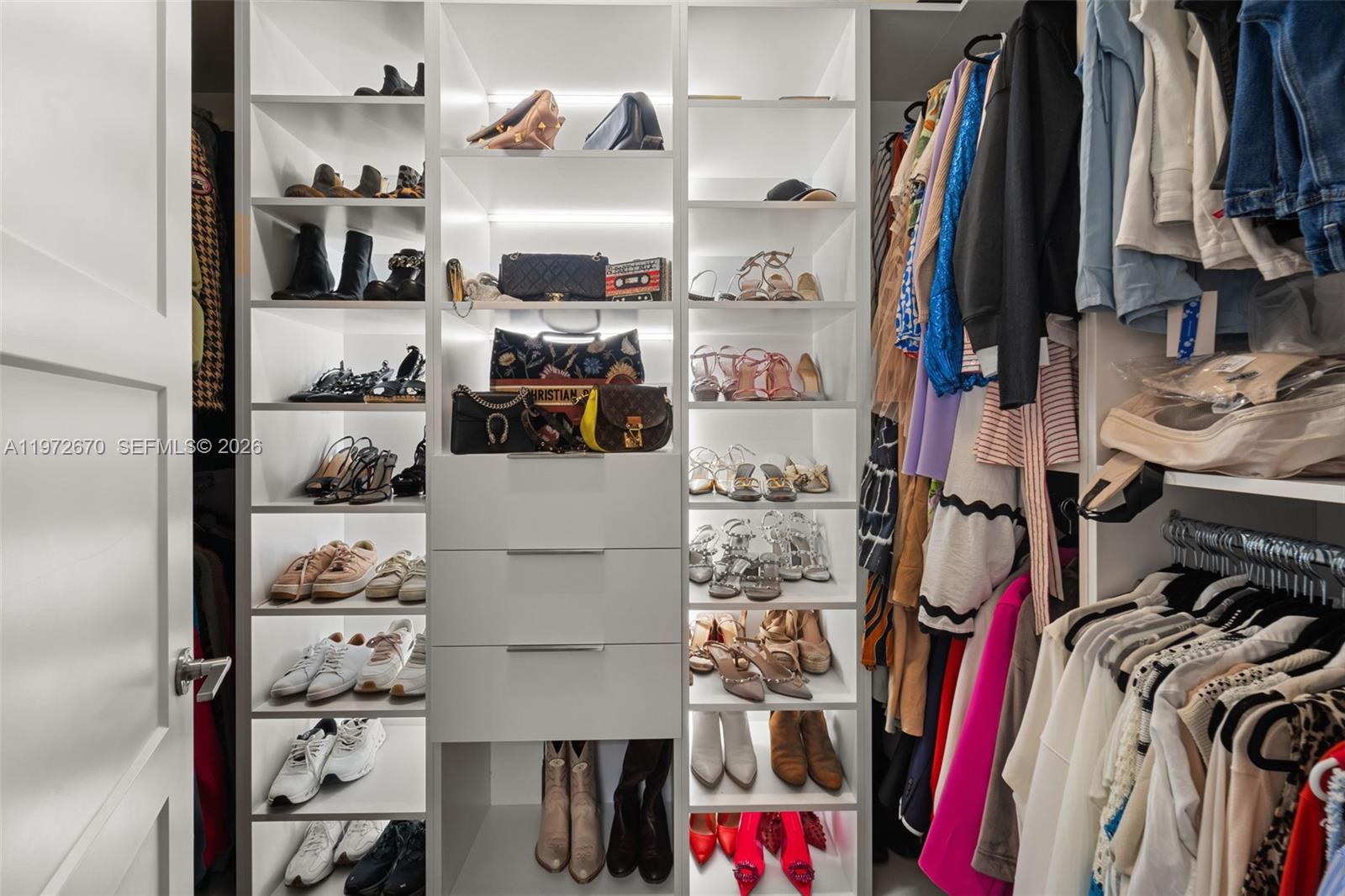 DUNNWOODY LAKE - Residential