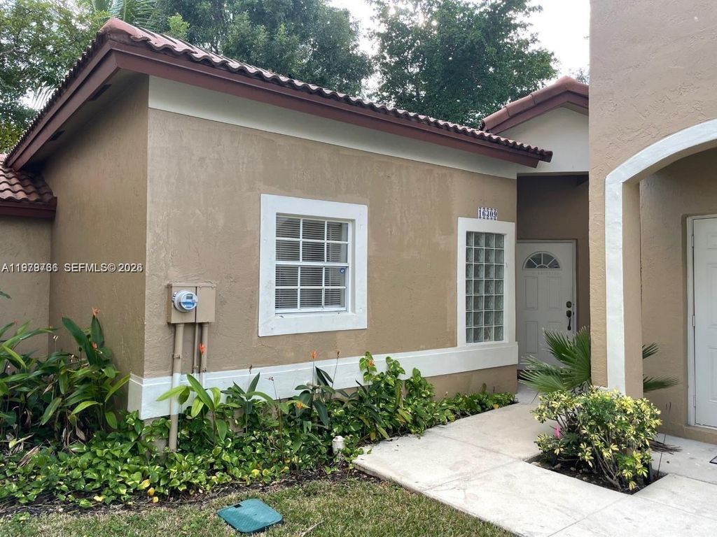 Photo of 16309 Emerald Cove Rd #16309, Weston, FL 33331 (MLS # A11979736)