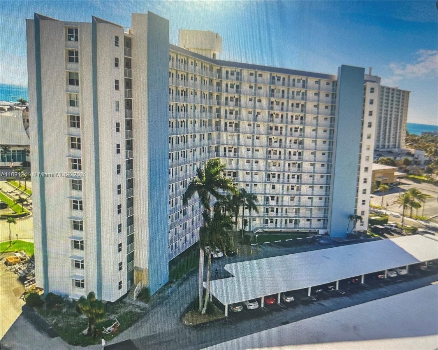 GRANADA HOUSE CONDOMINIUM - Residential