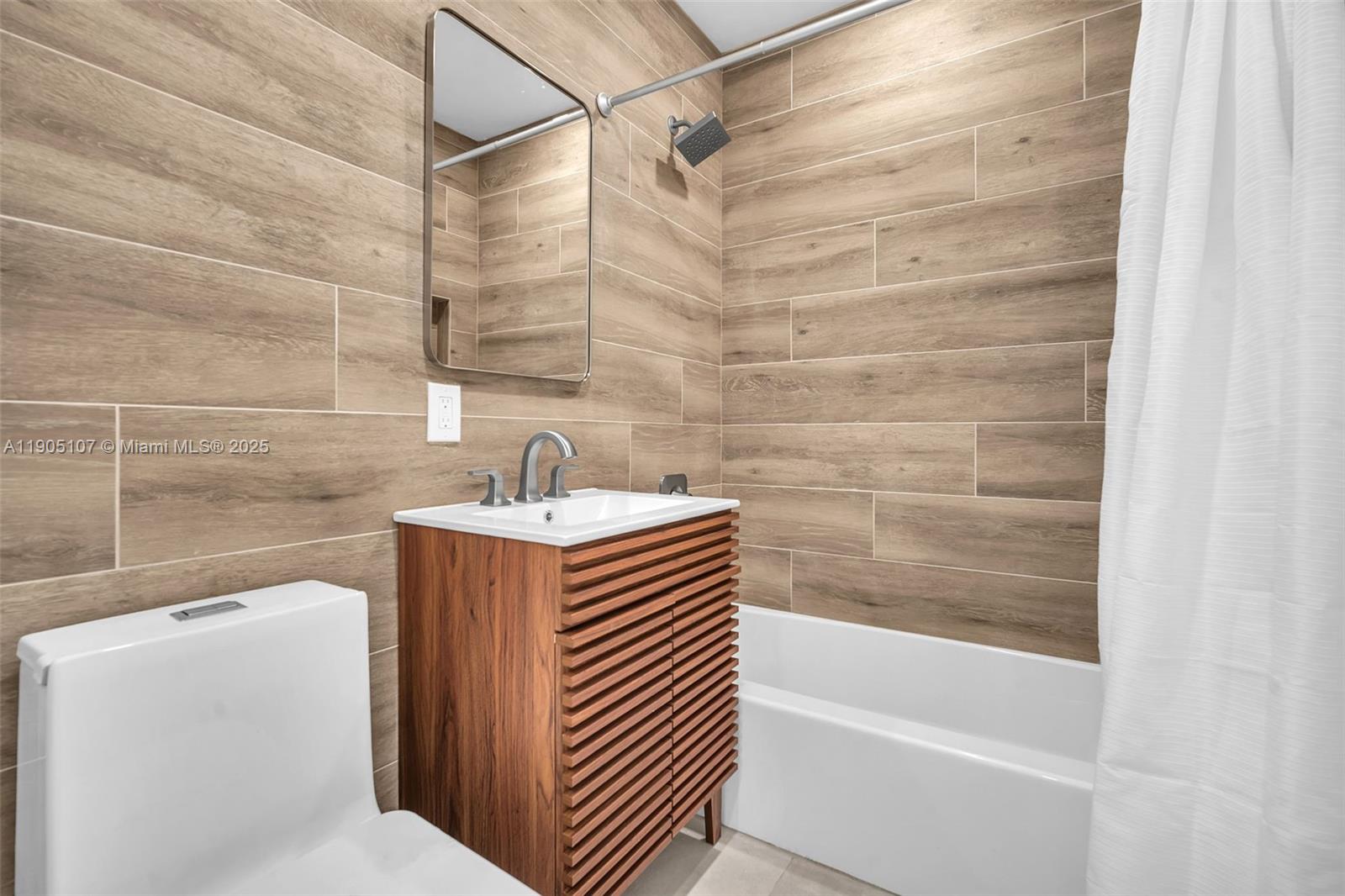 LOOK HOMESITES NO 3 - Residential Lease