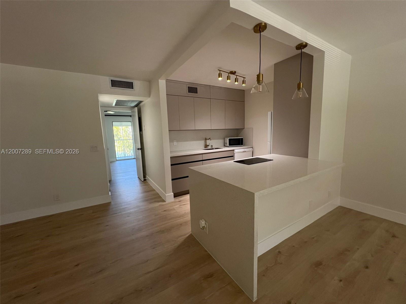 KINGSLEY AT CENTURY VILLA - Residential