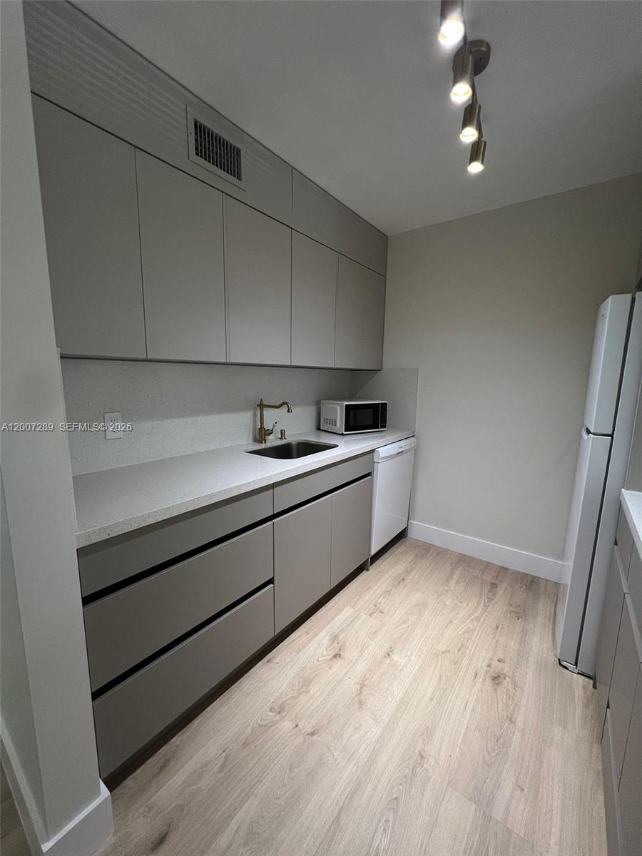 KINGSLEY AT CENTURY VILLA - Residential