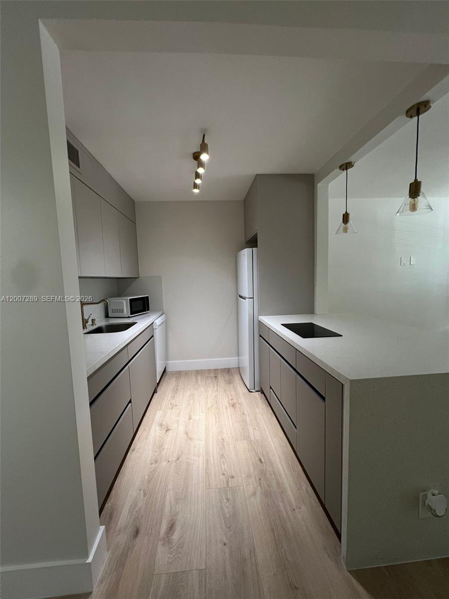 KINGSLEY AT CENTURY VILLA - Residential