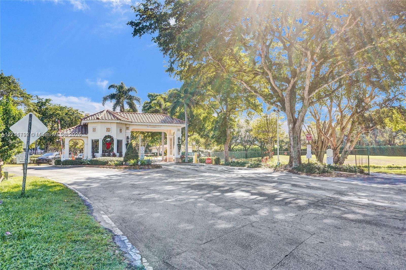 1000 Saint Charles Pl 406