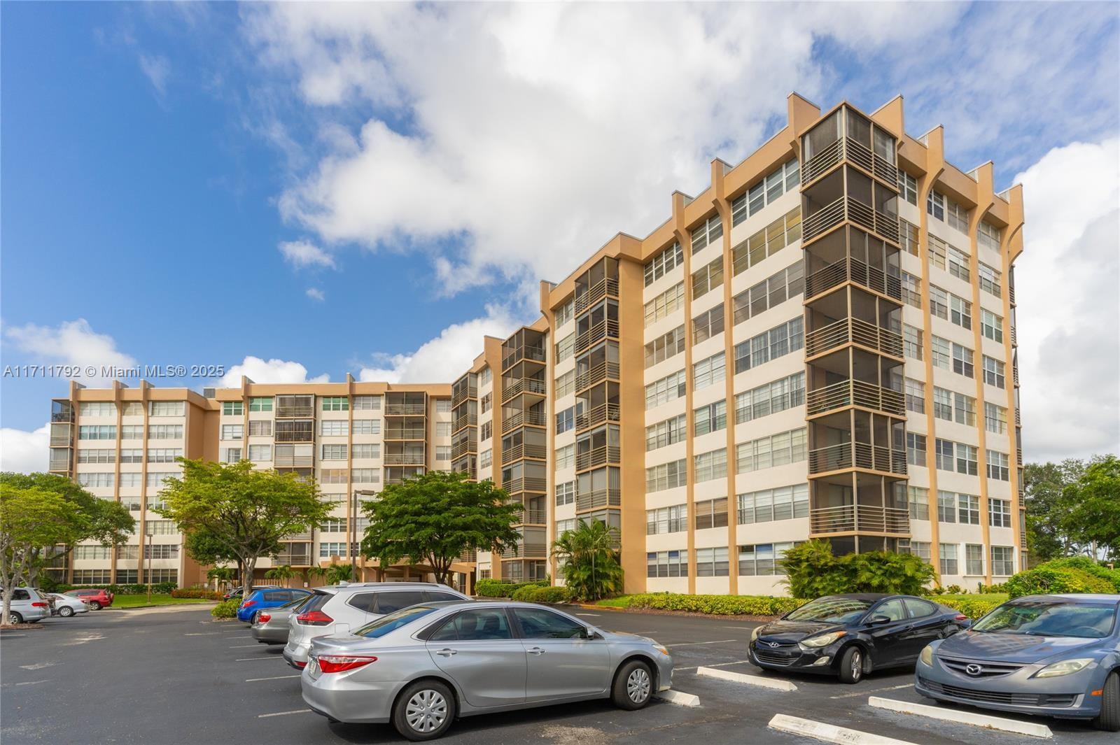 1000 Saint Charles Pl 406