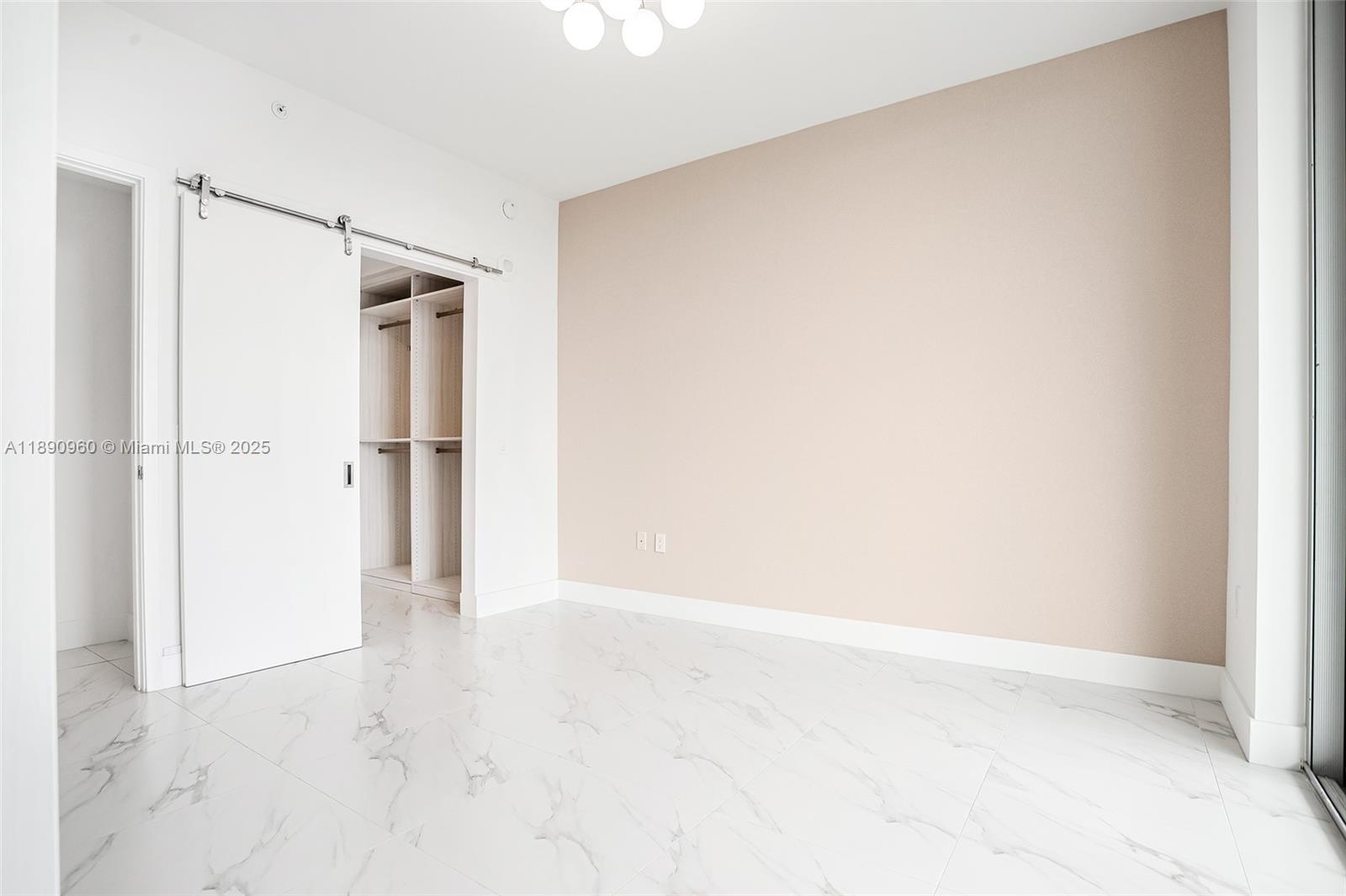 METROPICA NORTH TOWER ONE - Residential
