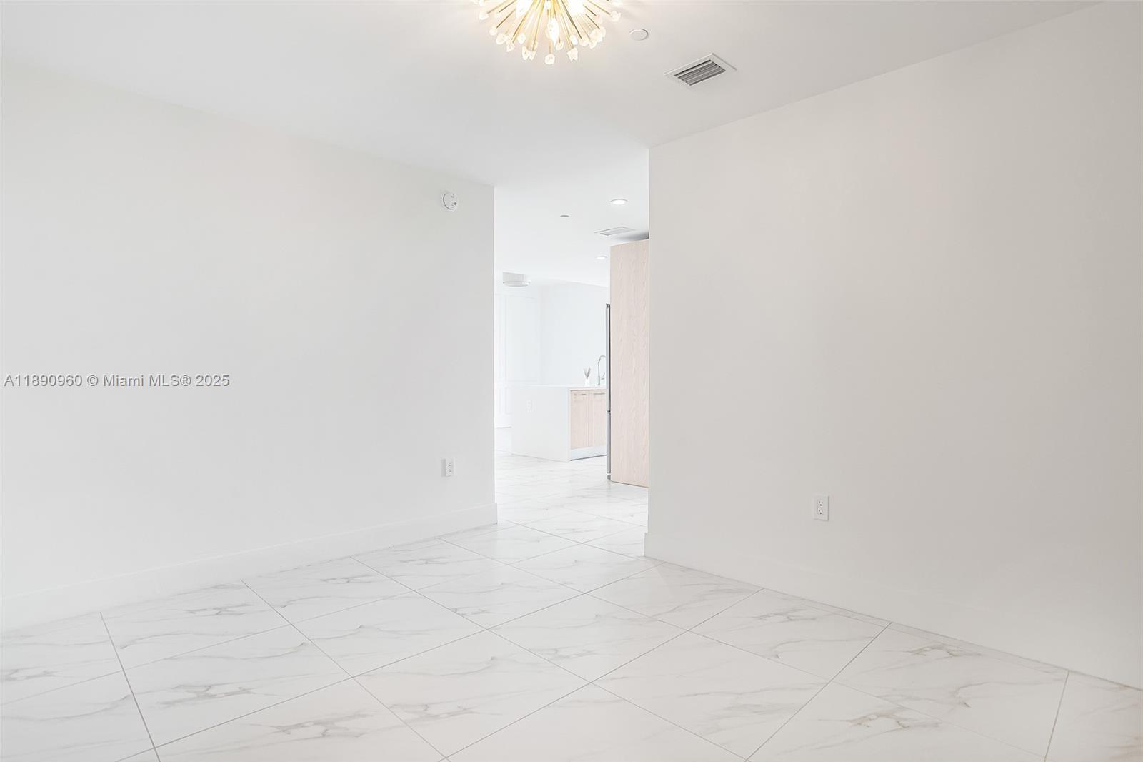 METROPICA NORTH TOWER ONE - Residential