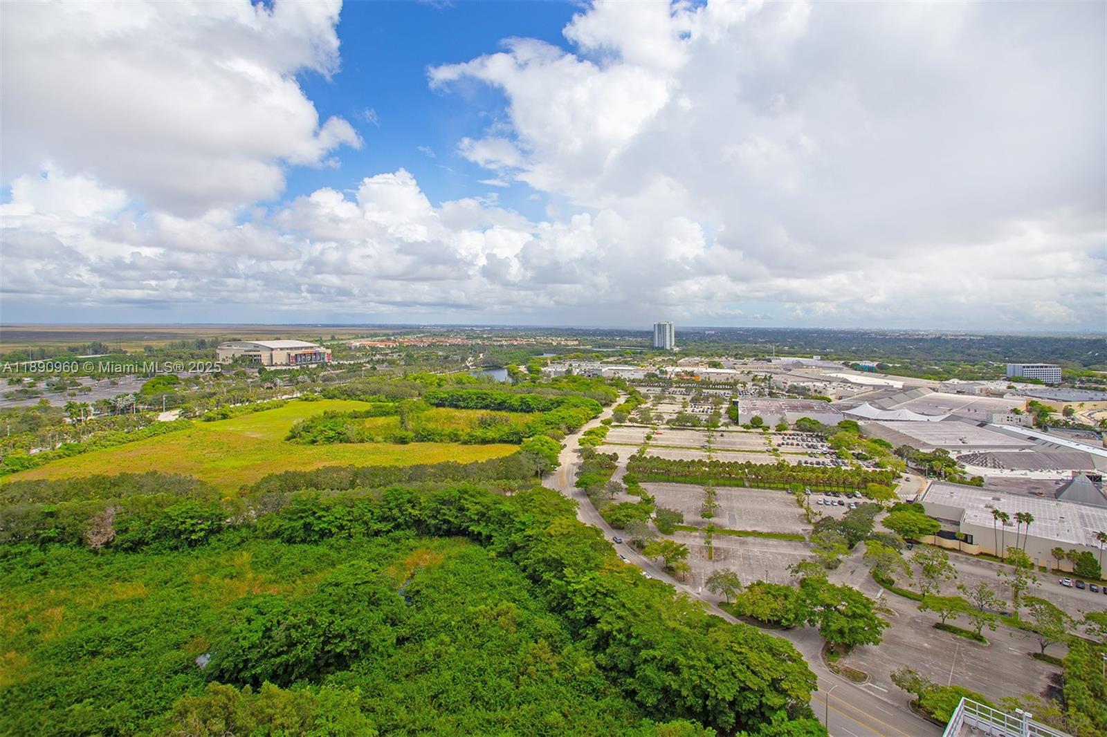 METROPICA NORTH TOWER ONE - Residential