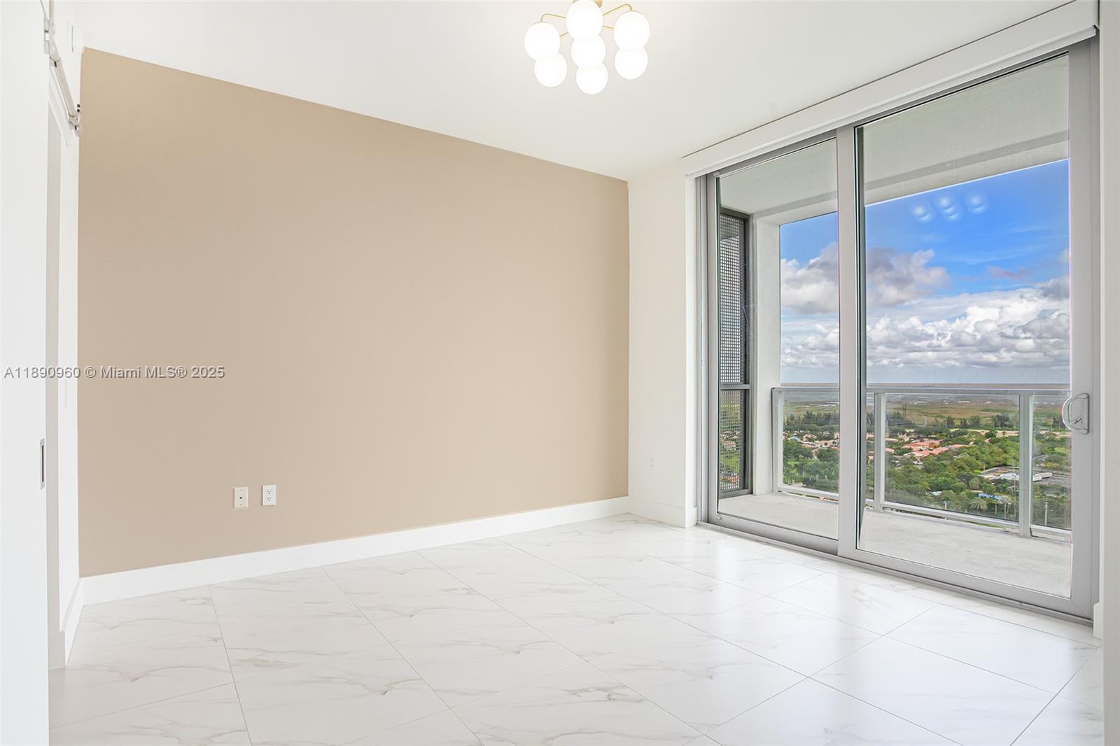 METROPICA NORTH TOWER ONE - Residential