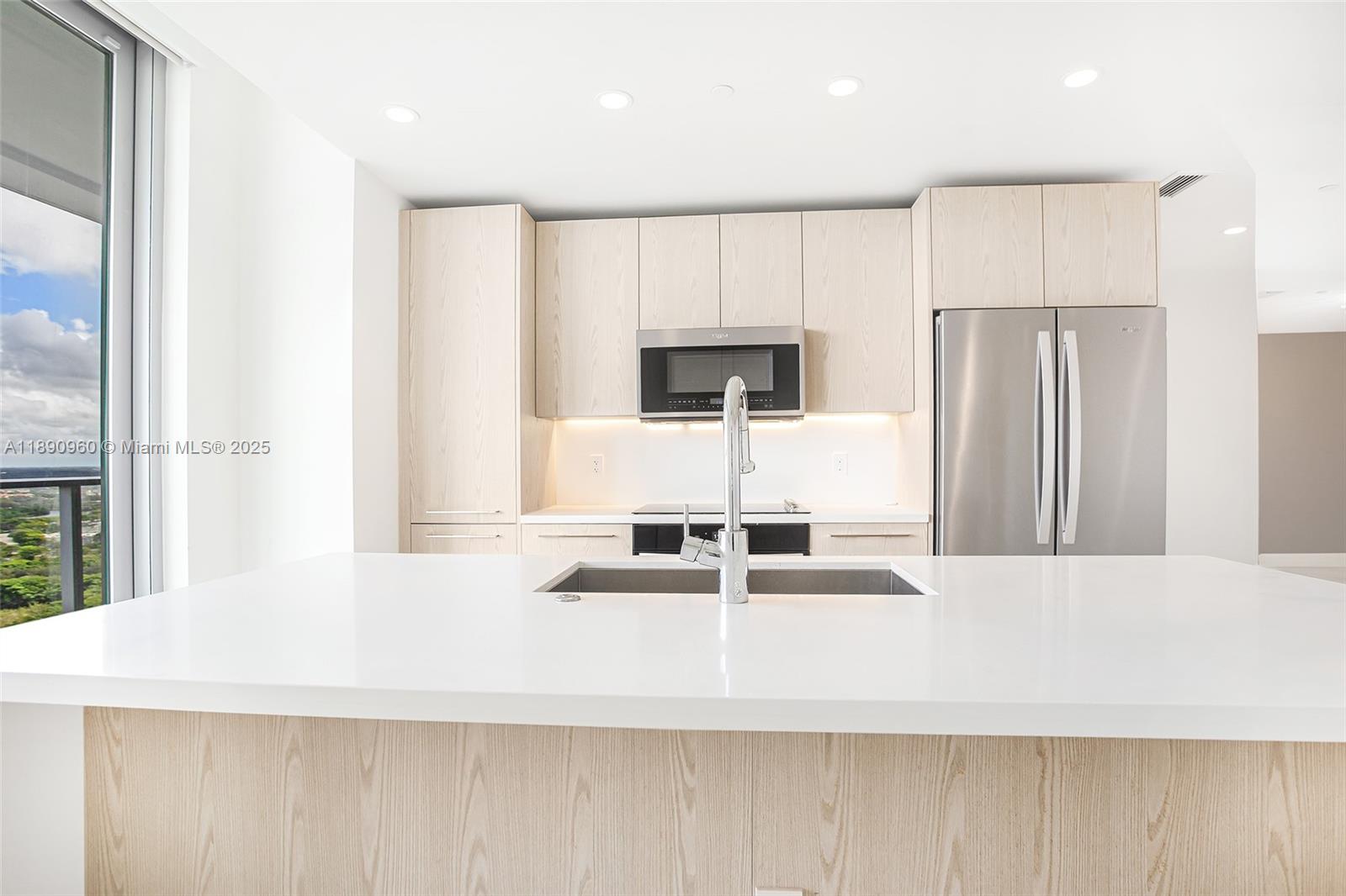 METROPICA NORTH TOWER ONE - Residential
