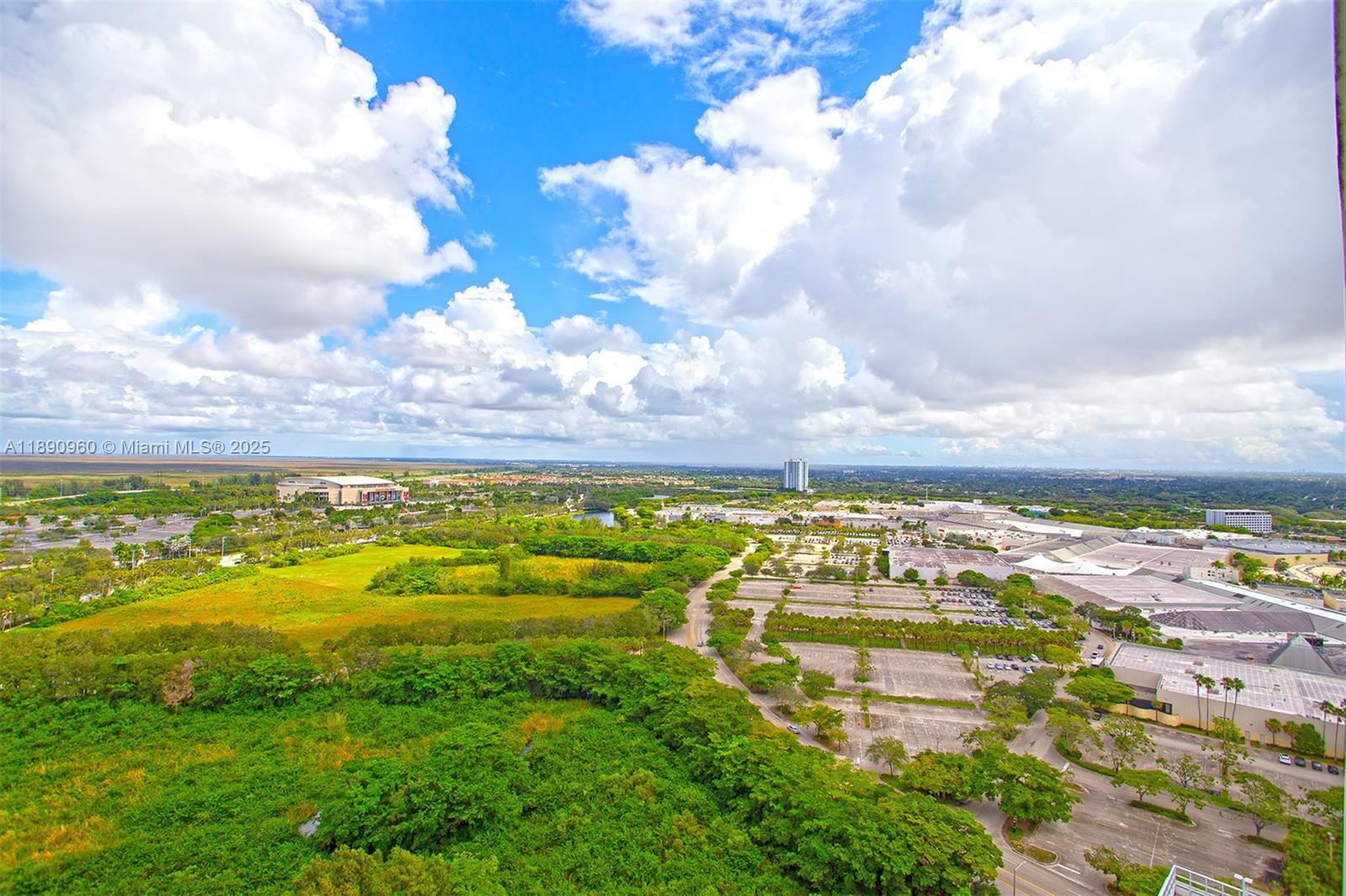 METROPICA NORTH TOWER ONE - Residential
