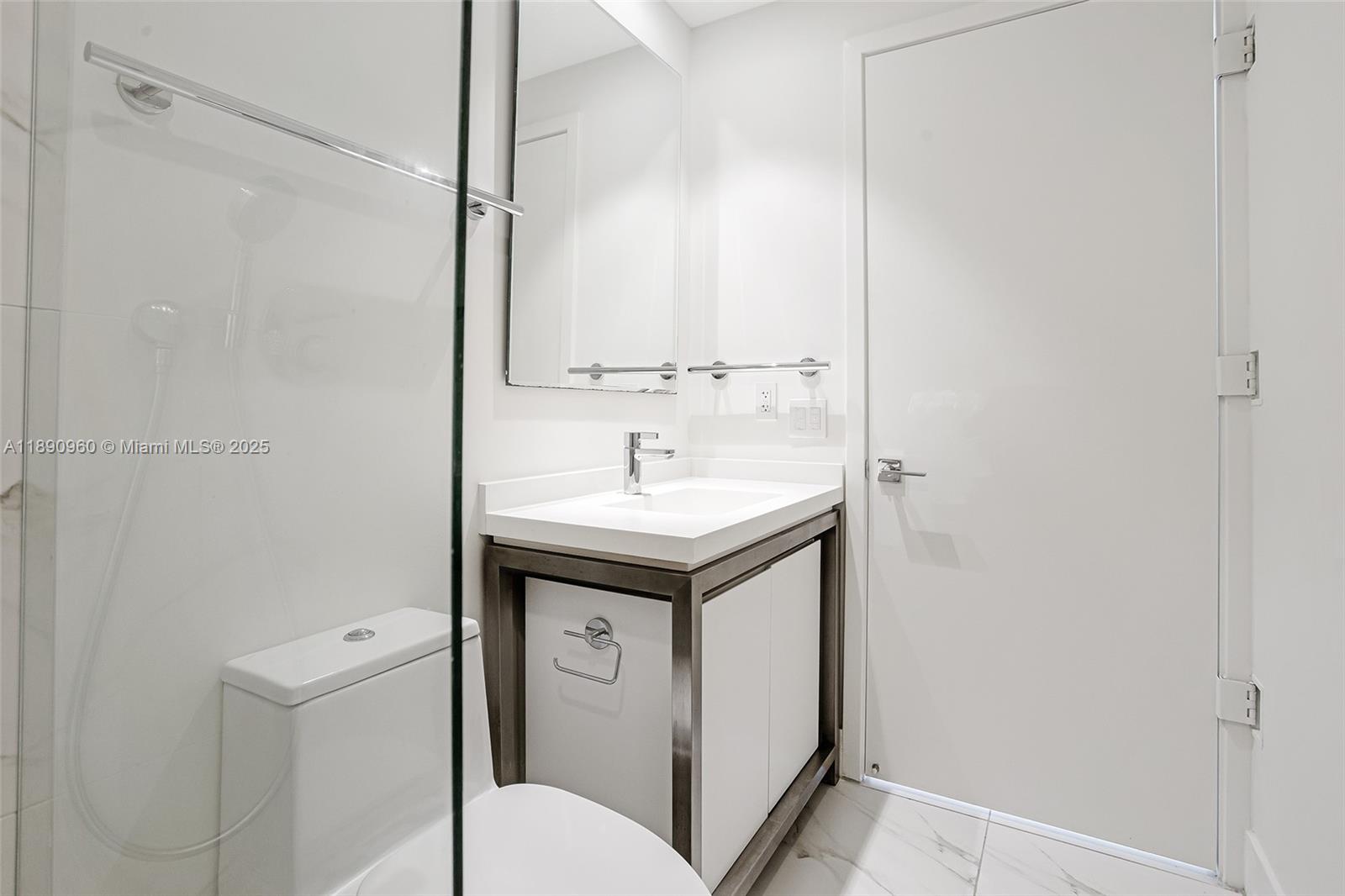 METROPICA NORTH TOWER ONE - Residential
