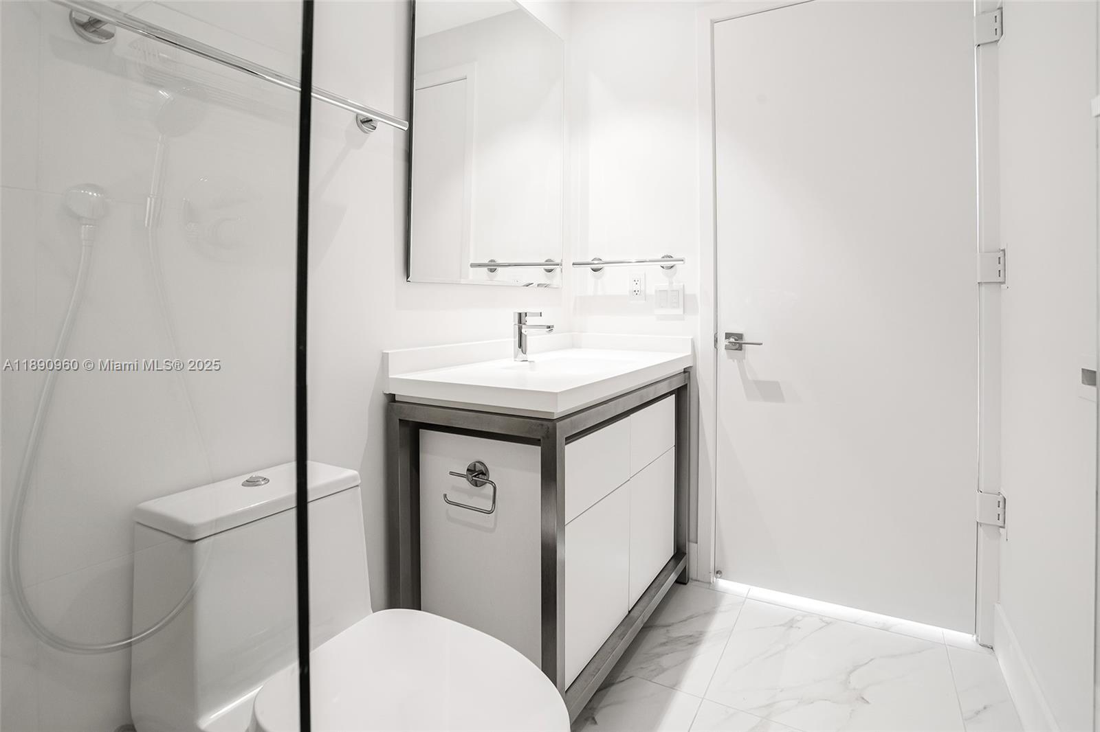 METROPICA NORTH TOWER ONE - Residential