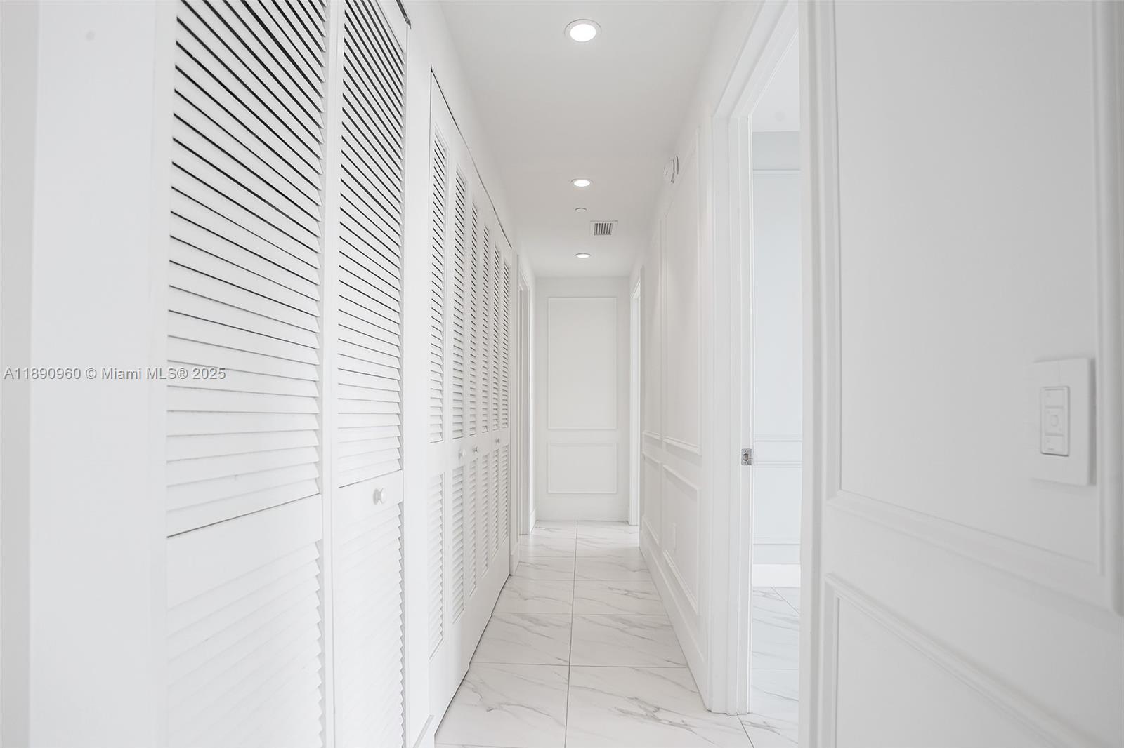 METROPICA NORTH TOWER ONE - Residential