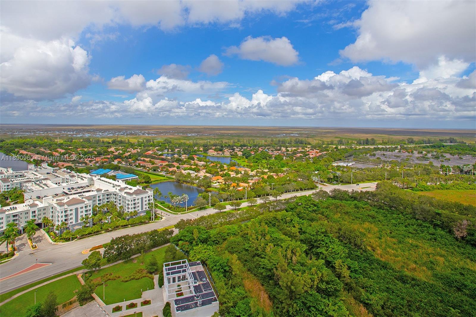 METROPICA NORTH TOWER ONE - Residential