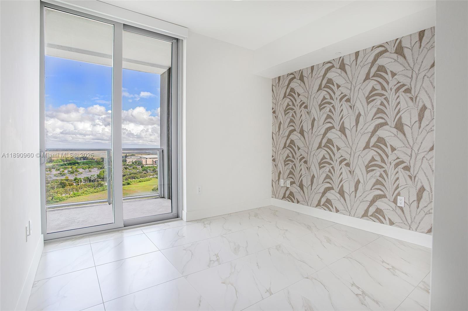 METROPICA NORTH TOWER ONE - Residential