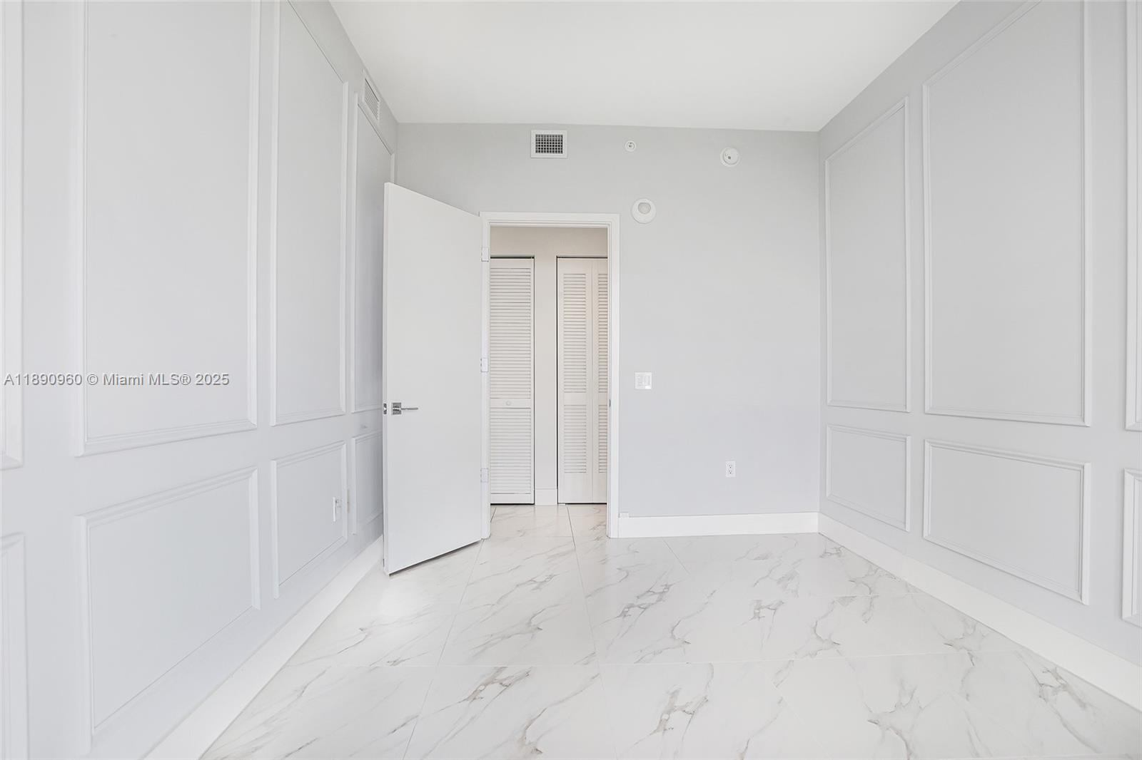 METROPICA NORTH TOWER ONE - Residential