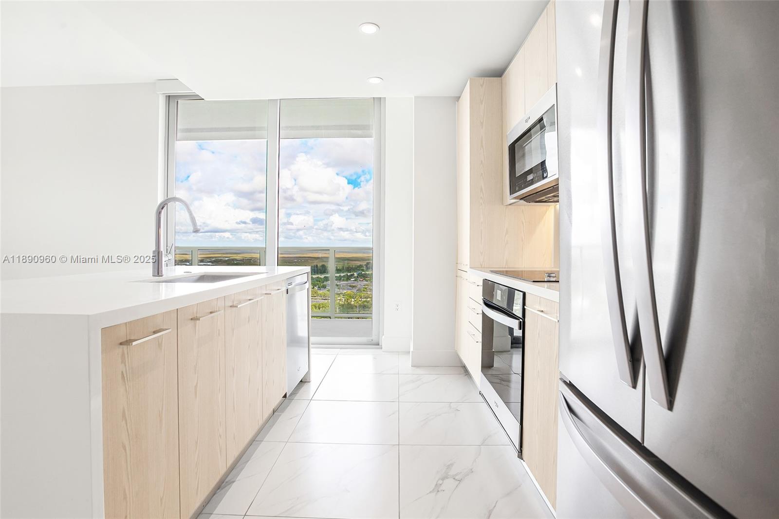 METROPICA NORTH TOWER ONE - Residential