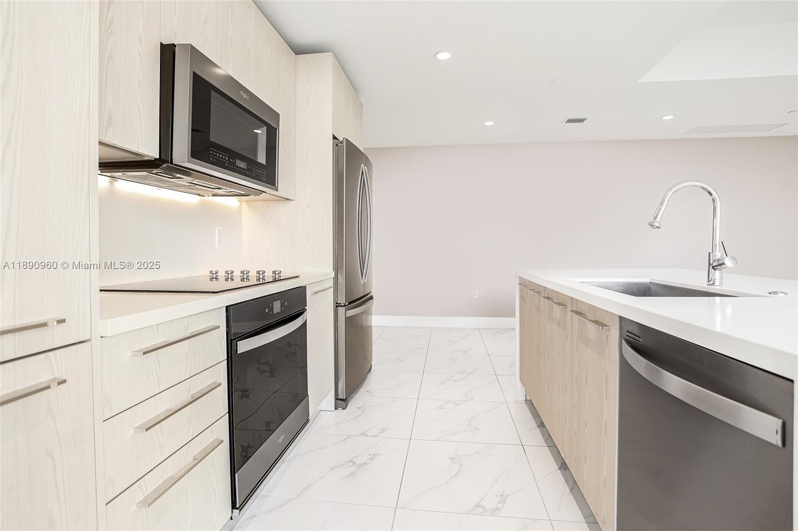 METROPICA NORTH TOWER ONE - Residential