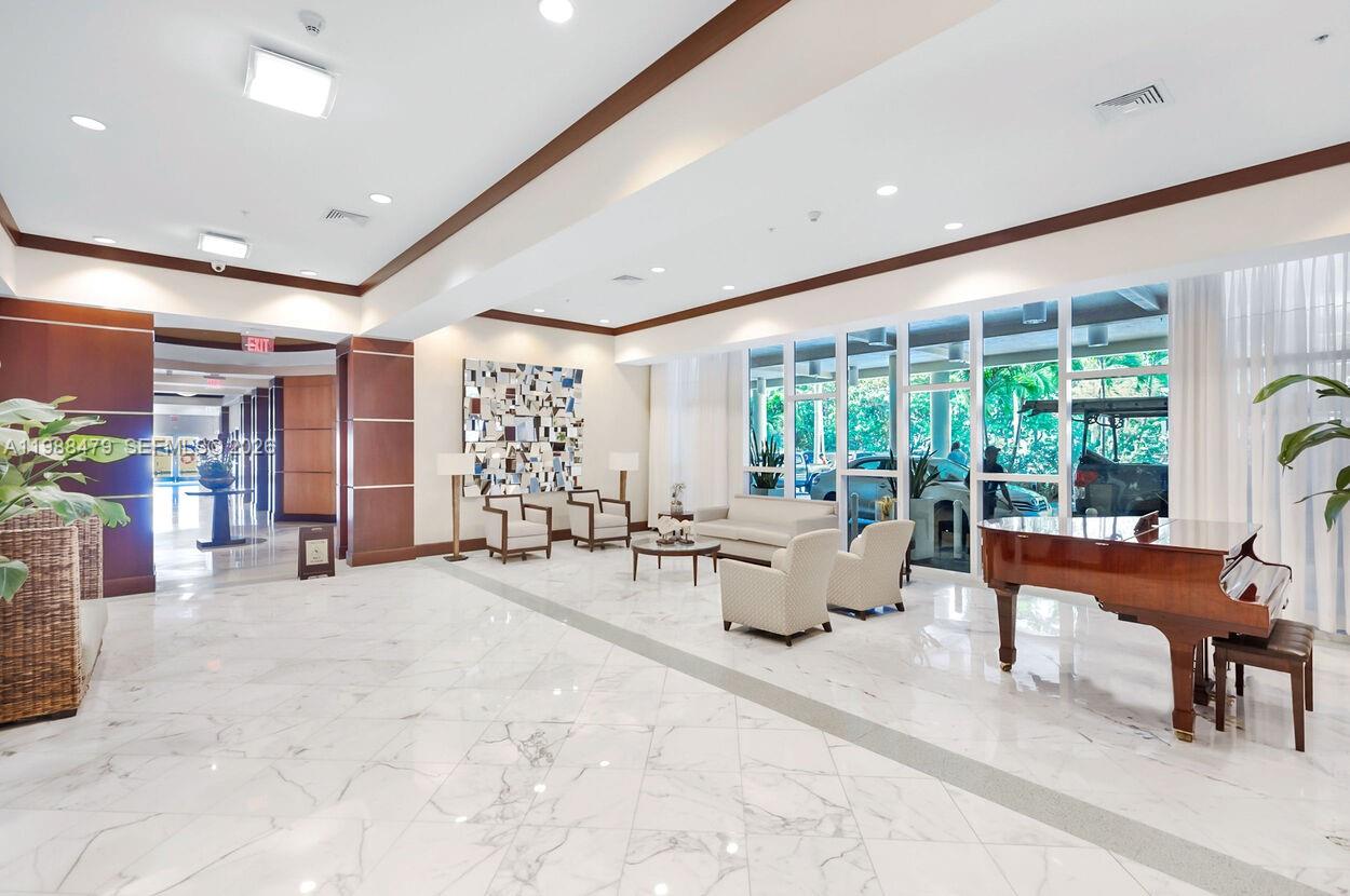 LA PERLA CONDO - Residential Lease