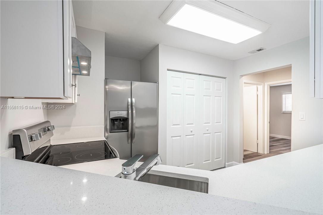 SUMMER LAKE - Residential Lease