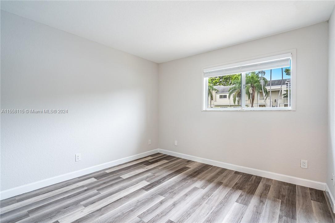 SUMMER LAKE - Residential Lease