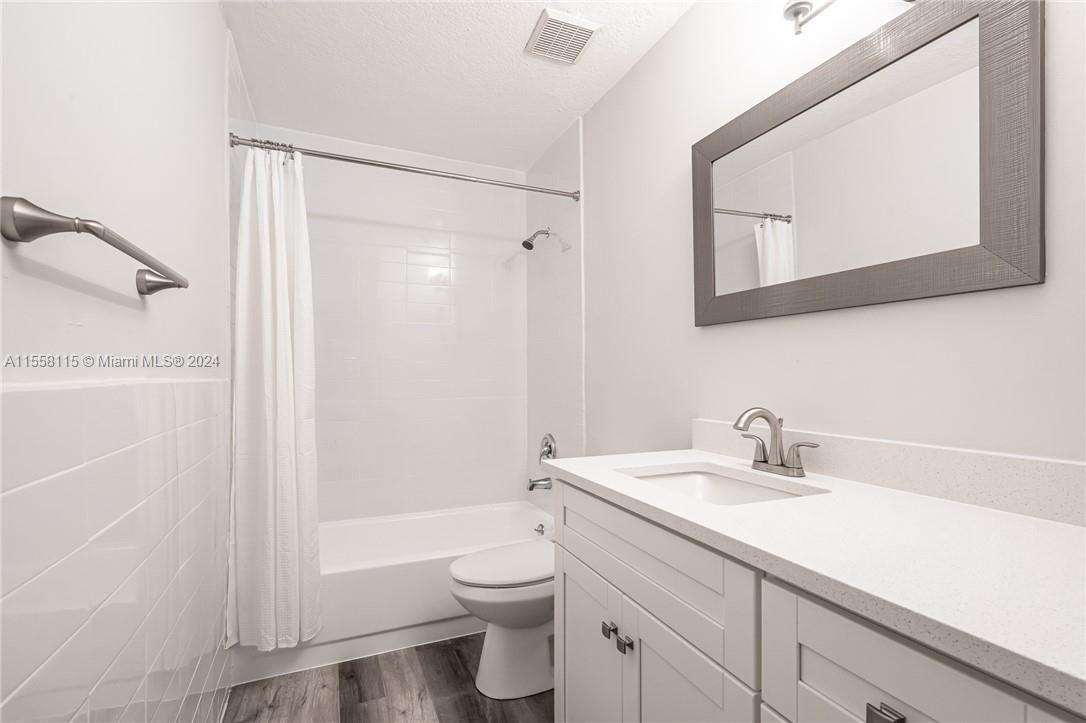 SUMMER LAKE - Residential Lease