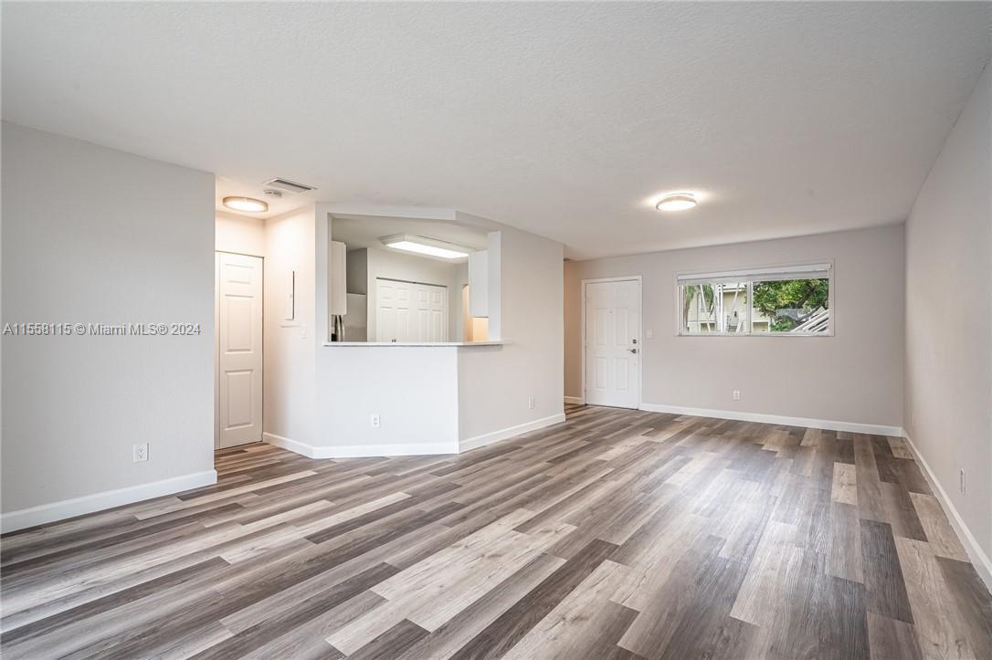 SUMMER LAKE - Residential Lease