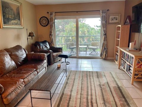 Photo of 1000 Hillcrest Ct #308, Hollywood, FL 33021 (MLS # A11985691)